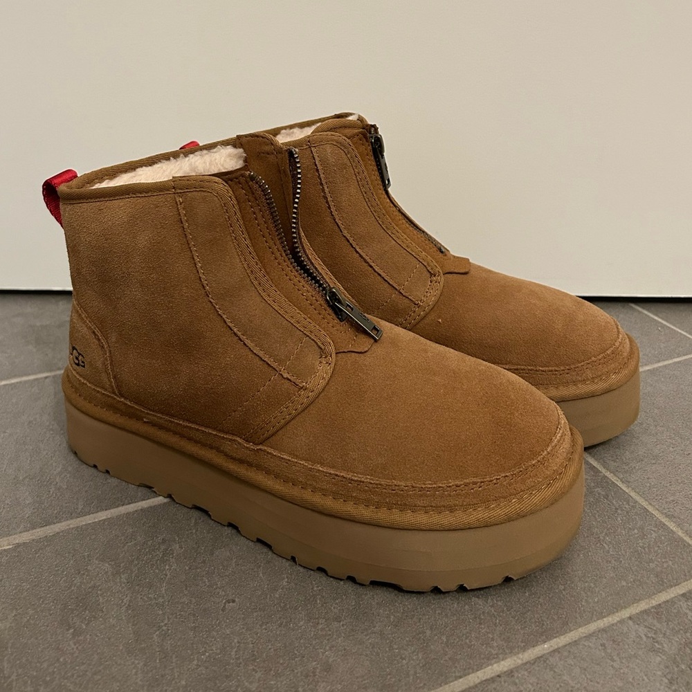 PLATFORM ULTRA MINI UGGS WITH ZIPPER